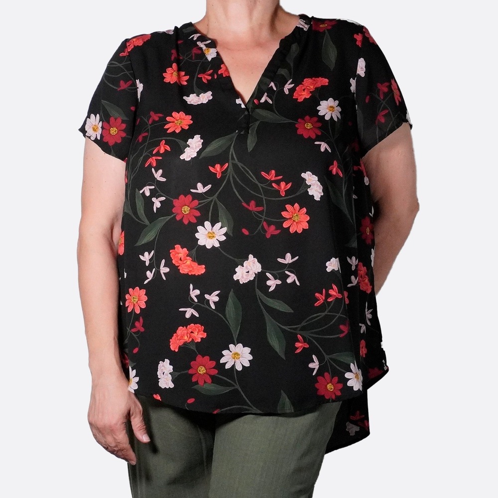 Torrid Harper Floral Georgette Blouse Black‎ XL 1X 2X Wrinkle-Free V-Neck Top
